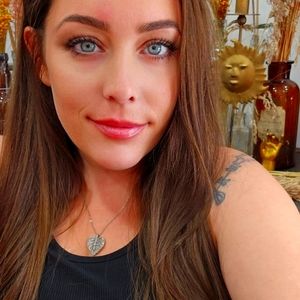 Meet your Posher, Tiffany